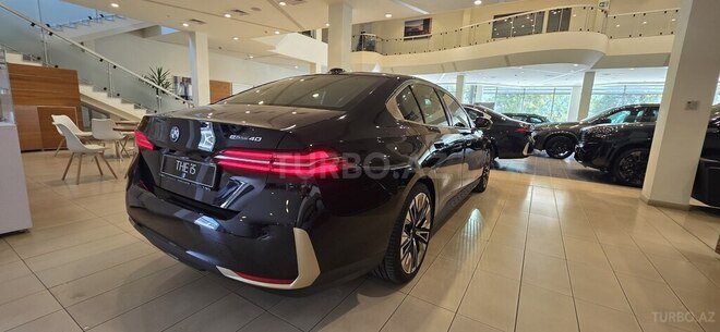 BMW i5-8