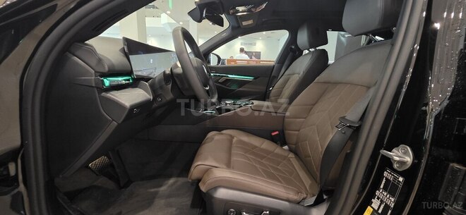 BMW i5-11