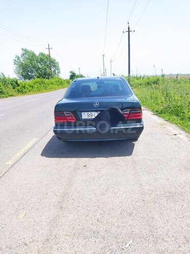Mercedes E 280 2000, 449,230 km - 2.8 l - Lənkəran