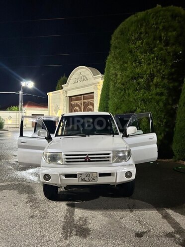Mitsubishi Pajero io 1999, 420,000 km - 1.8 л - Bakı