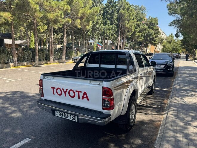 Toyota Hilux 2013, 256,000 km - 2.5 л - Bakı