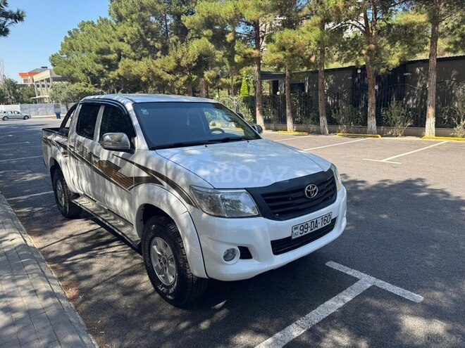 Toyota Hilux 2013, 256,000 km - 2.5 л - Bakı