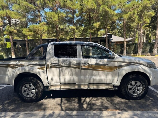 Toyota Hilux 2013, 256,000 km - 2.5 л - Bakı