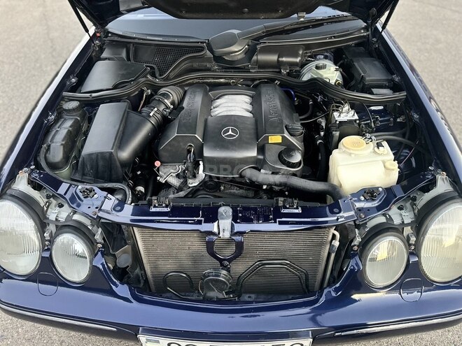 Mercedes E 240 2000, 360,000 km - 2.4 л - Saatlı