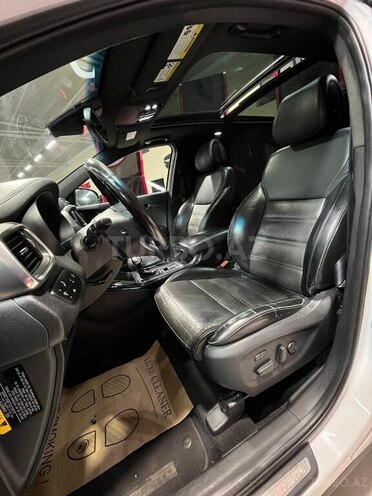 Kia Sorento-12