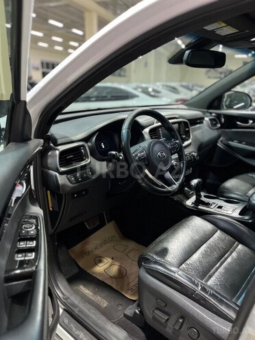 Kia Sorento-13