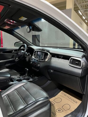 Kia Sorento-16