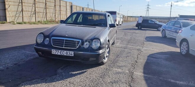 Mercedes E 220 2000, 356,000 km - 2.2 l - Bakı