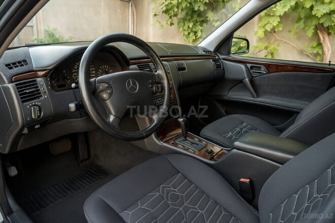 Mercedes E 220 2000, 356,000 km - 2.2 l - Bakı