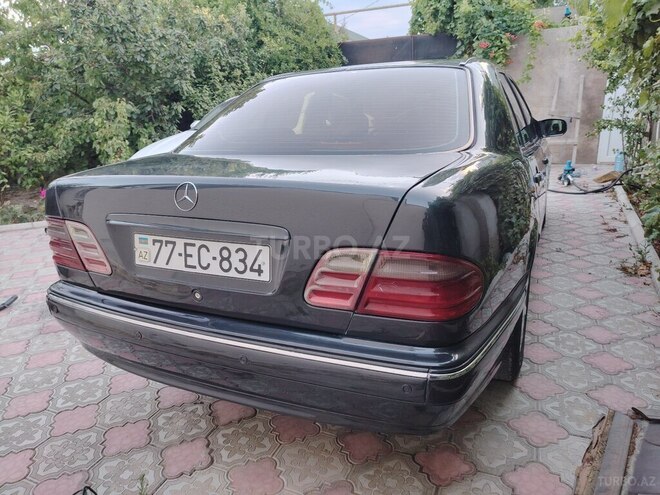Mercedes E 220 2000, 356,000 km - 2.2 l - Bakı