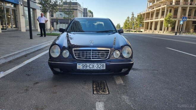Mercedes E 220 2000, 351,550 km - 2.2 l - Bakı