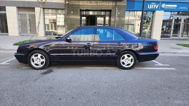 Mercedes E 220 2000, 351,550 km - 2.2 l - Bakı