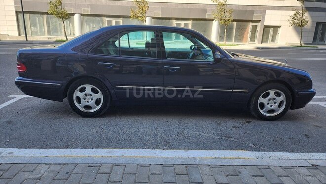 Mercedes E 220 2000, 351,550 km - 2.2 l - Bakı