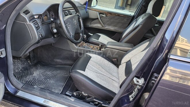 Mercedes E 220 2000, 351,550 km - 2.2 l - Bakı