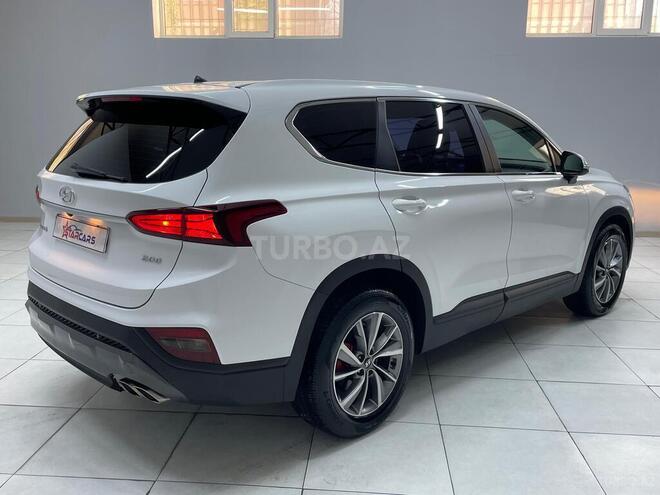 Hyundai Santa Fe-5