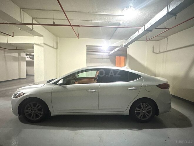 Hyundai Elantra 2018, 70,000 km - 2.0 l - Bakı