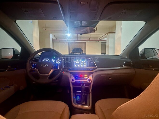 Hyundai Elantra 2018, 70,000 km - 2.0 l - Bakı