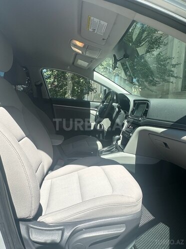 Hyundai Elantra 2018, 70,000 km - 2.0 l - Bakı