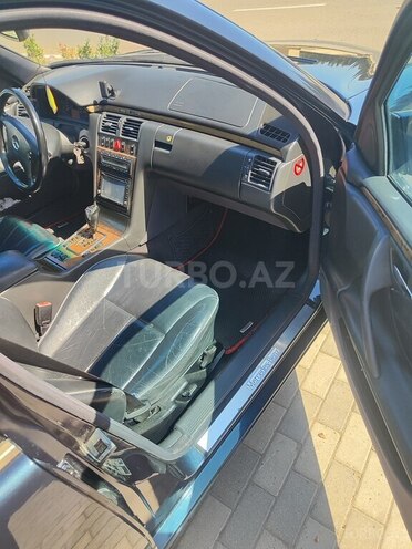 Mercedes E 270 2000, 245,876 km - 2.7 l - Bakı