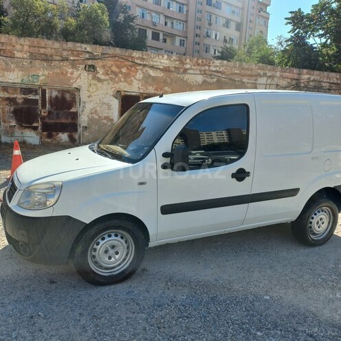 Fiat Doblo 2015, 302,000 km - 1.4 l - Bakı