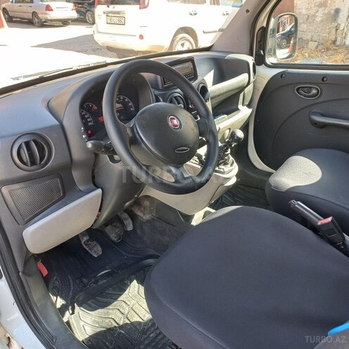 Fiat Doblo 2015, 302,000 km - 1.4 l - Bakı