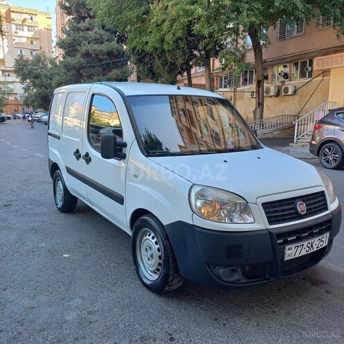 Fiat Doblo 2015, 302,000 km - 1.4 l - Bakı