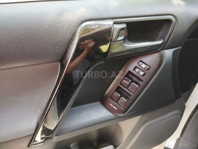Toyota Land Cruiser Prado 2011, 190,000 km - 2.7 л - Bakı