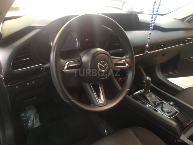 Mazda 3-8