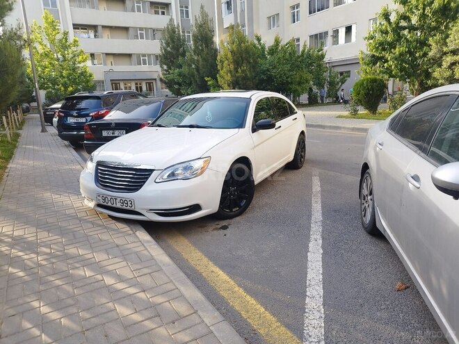 Chrysler 200-6