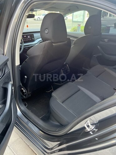 Skoda Octavia 2023, 32,200 km - 1.6 л - Bakı