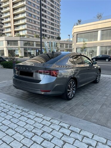 Skoda Octavia 2023, 32,200 km - 1.6 л - Bakı