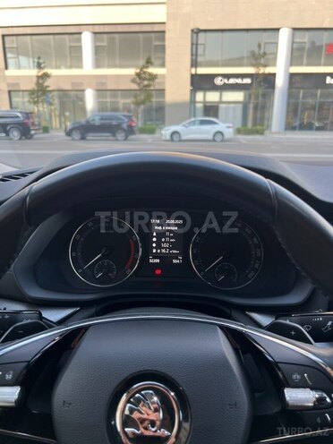 Skoda Octavia 2023, 32,200 km - 1.6 л - Bakı