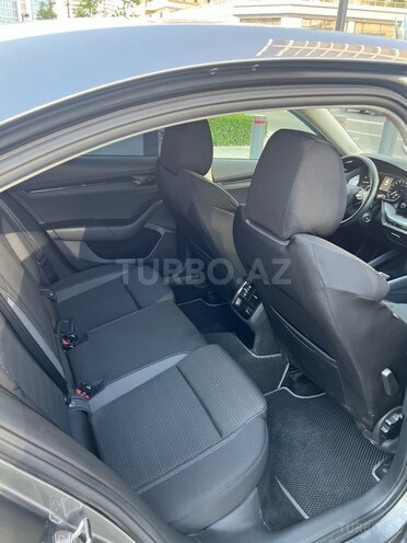 Skoda Octavia 2023, 32,200 km - 1.6 л - Bakı