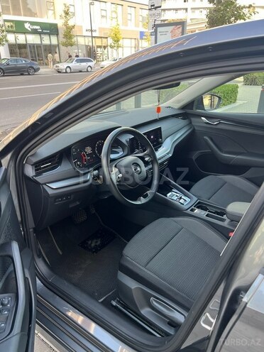 Skoda Octavia 2023, 32,200 km - 1.6 л - Bakı