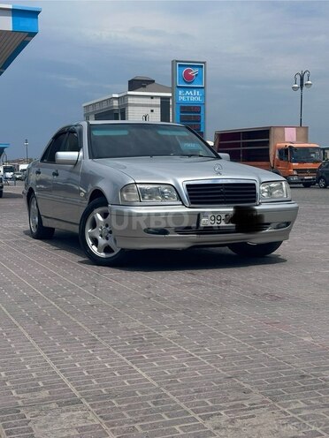 Mercedes C 220 2000, 550,000 km - 2.2 l - Bakı