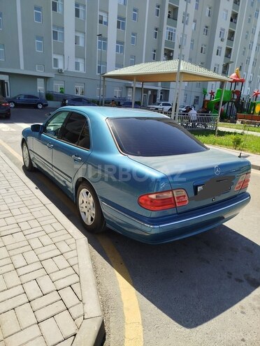 Mercedes E 240 1999, 330,000 km - 2.4 l - Bakı