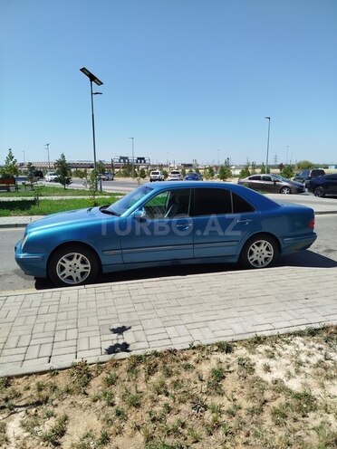 Mercedes E 240 1999, 330,000 km - 2.4 l - Bakı