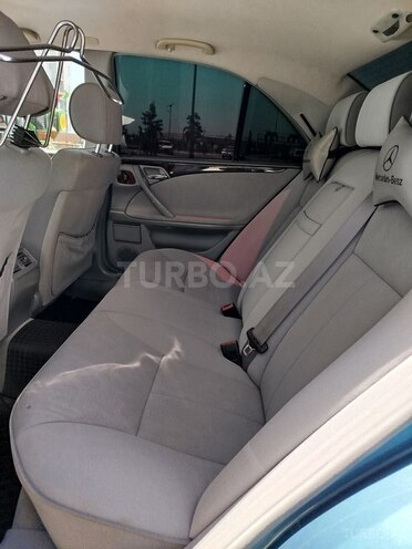 Mercedes E 240 1999, 330,000 km - 2.4 l - Bakı