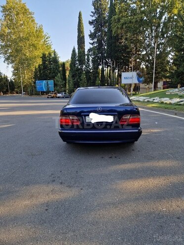 Mercedes E 240 2000, 390,000 km - 2.6 l - Mingəçevir