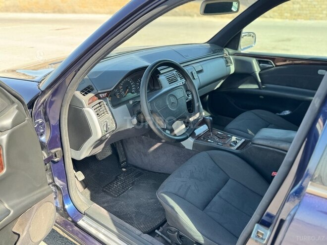 Mercedes E 320 1997, 250,486 km - 3.2 l - Bakı
