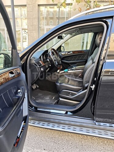 Mercedes GL 400 4MATIC 2015, 180,000 km - 3.0 l - Bakı
