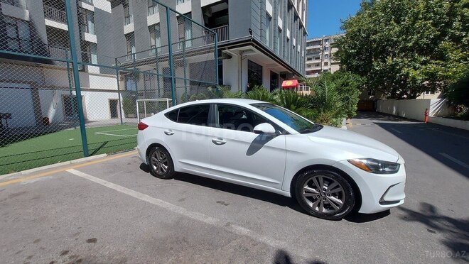 Hyundai Elantra 2018, 110,000 km - 2.0 l - Bakı