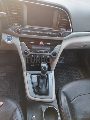 Hyundai Elantra 2017, 134,000 km - 2.0 l - Bakı
