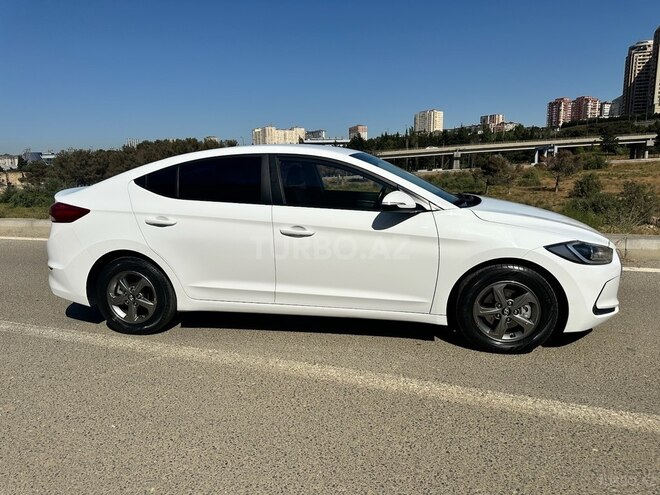 Hyundai Avante 2015, 162,600 km - 1.6 л - Bakı