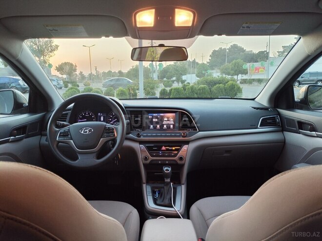 Hyundai Elantra 2018, 92,000 km - 2.0 л - Bakı