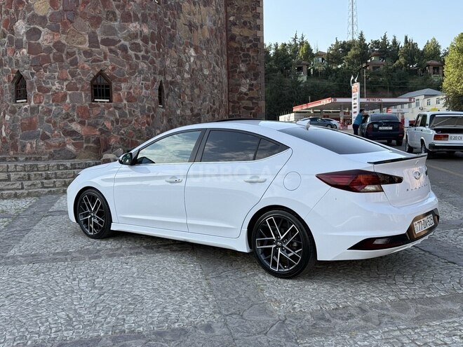 Hyundai Elantra 2019, 197,949 km - 1.6 л - Tovuz