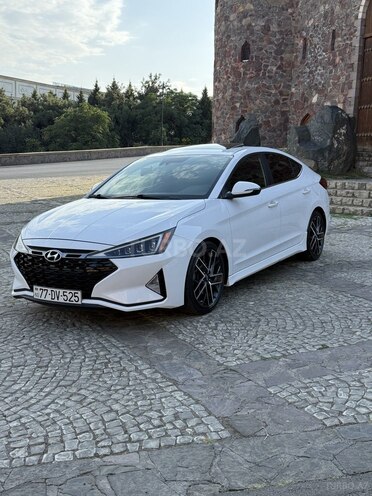 Hyundai Elantra 2019, 197,949 km - 1.6 л - Tovuz