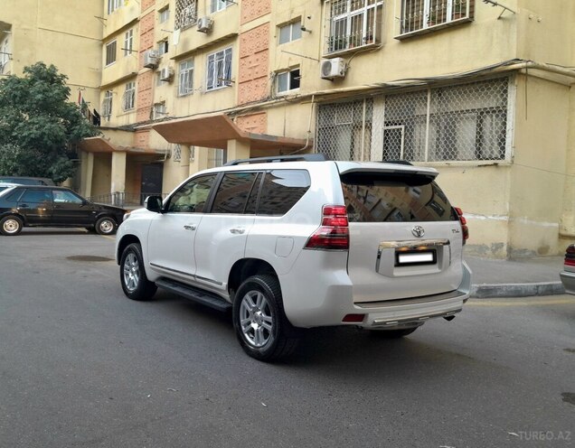 Toyota Land Cruiser Prado 2011, 122,984 km - 2.7 l - Bakı
