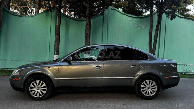 Volkswagen Passat 2003, 245,736 km - 1.8 l - Bakı