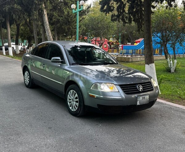 Volkswagen Passat 2003, 245,736 km - 1.8 l - Bakı
